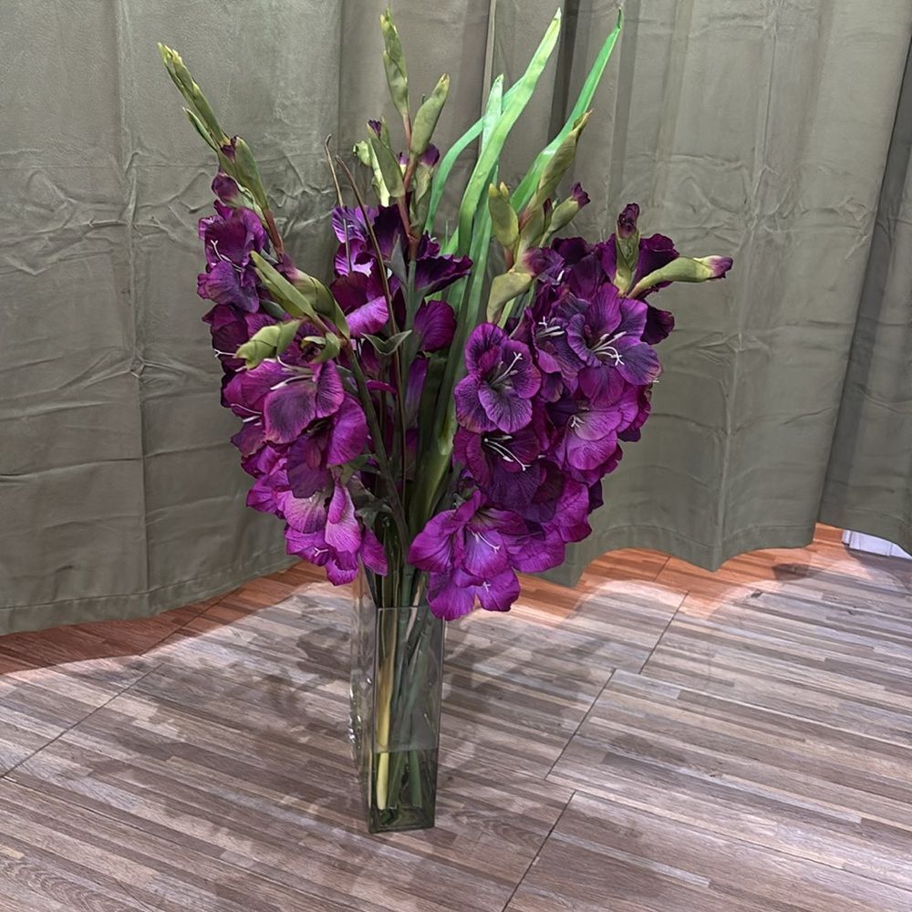 Elegant Purple Gladiolus Floral Arrangement in Glass Vase, H 35 inch - Picture 4 of 8